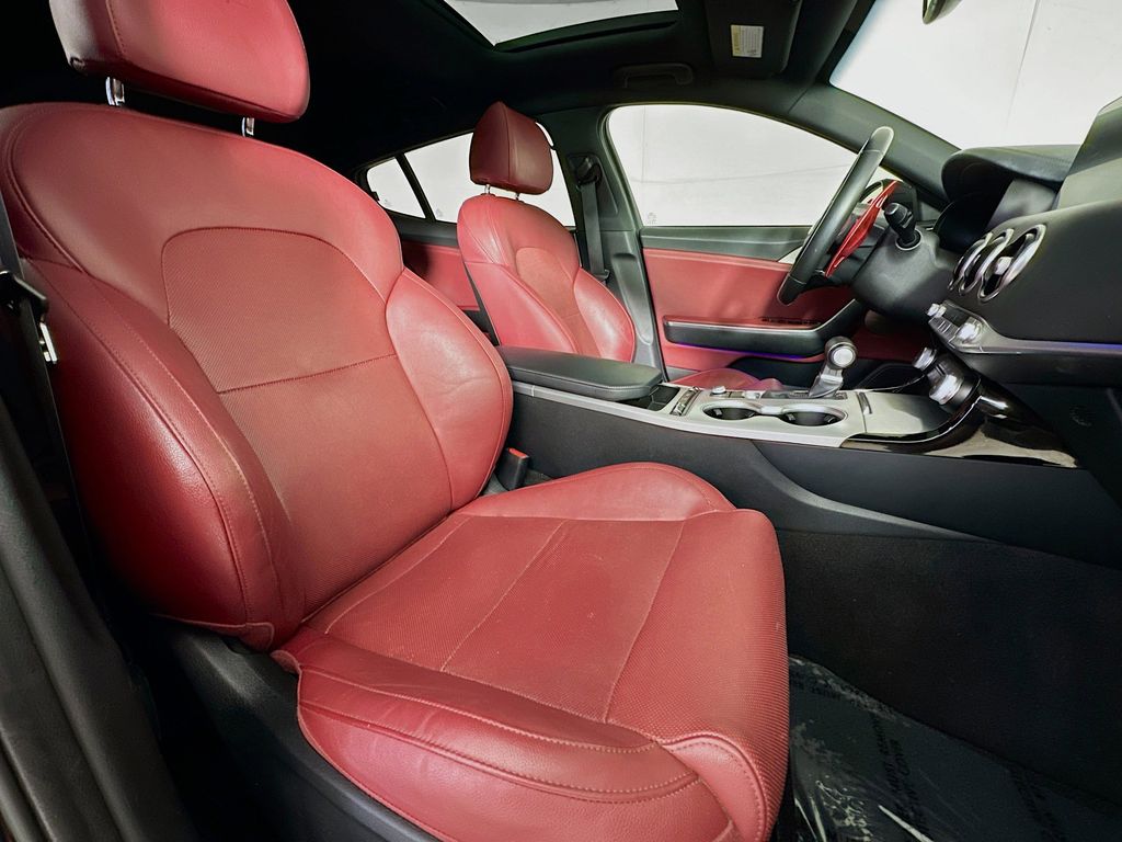 Thumbnail: 2018 Kia Stinger - 11