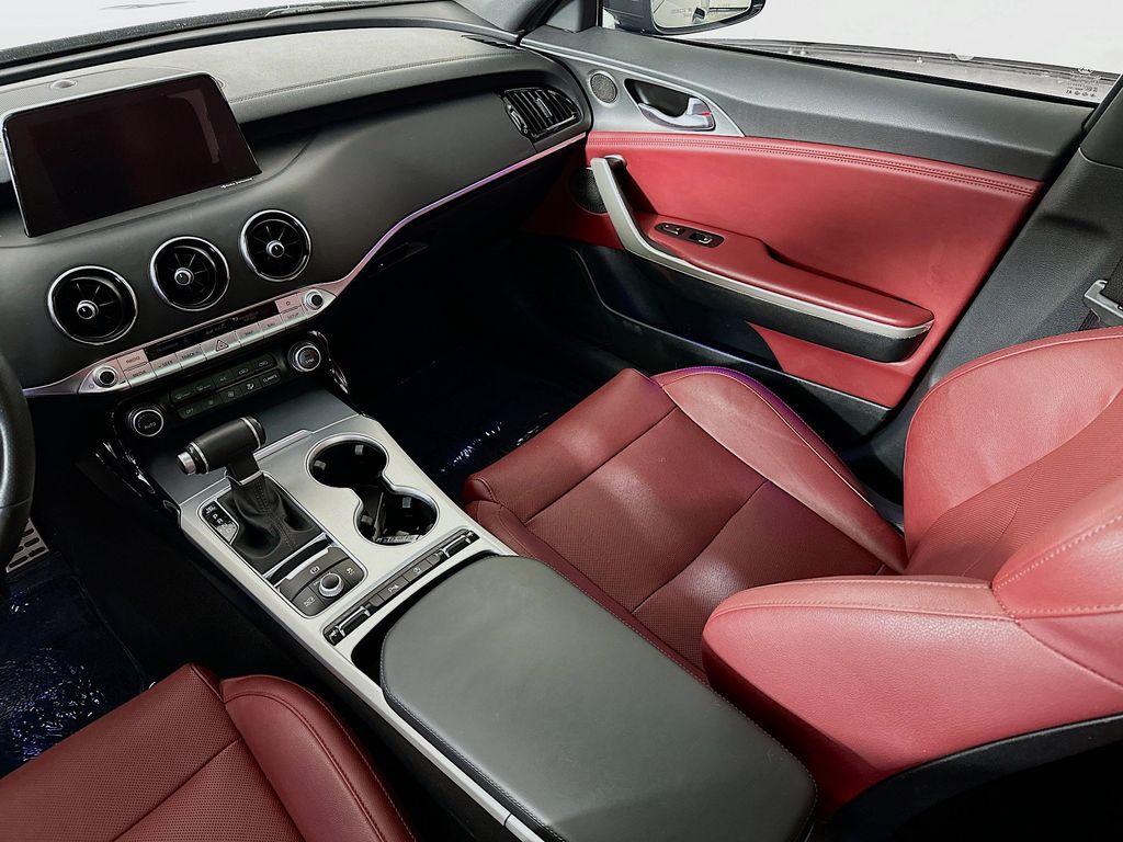 Thumbnail: 2018 Kia Stinger - 13