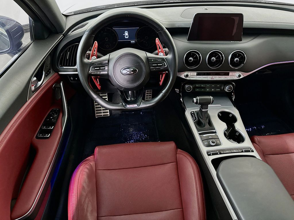 Thumbnail: 2018 Kia Stinger - 9