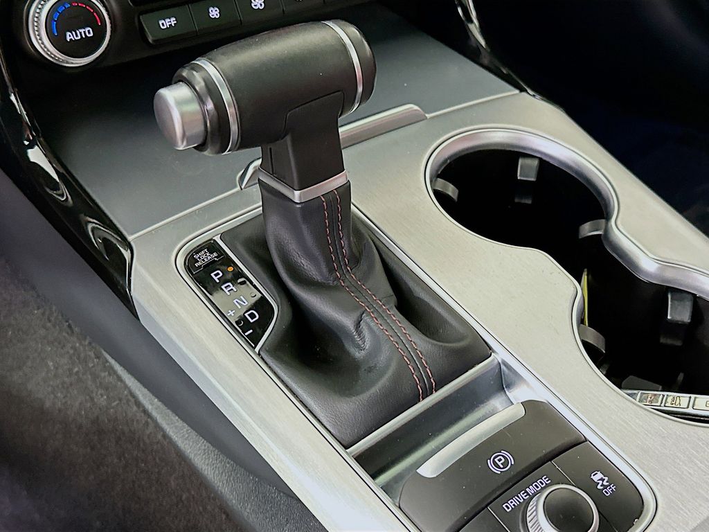 Thumbnail: 2018 Kia Stinger - 16