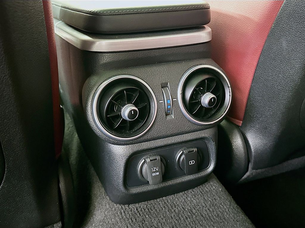 Thumbnail: 2018 Kia Stinger - 21