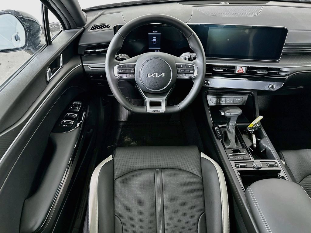 Thumbnail: 2025 Kia K5 - 10