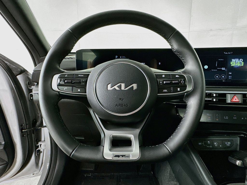 Thumbnail: 2025 Kia K5 - 15