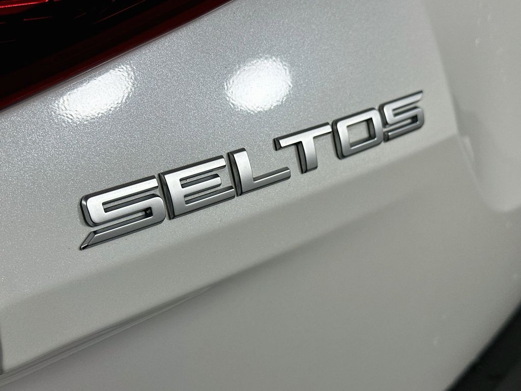 Thumbnail: 2023 Kia Seltos - 7