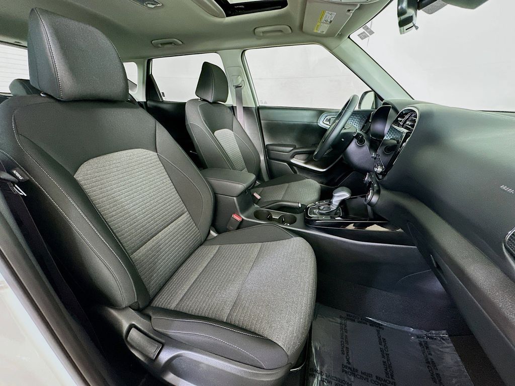 Thumbnail: 2025 Kia Soul - 11