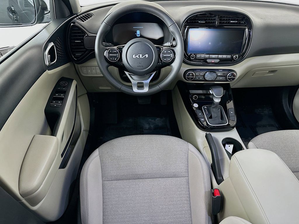 Thumbnail: 2023 Kia Soul - 9