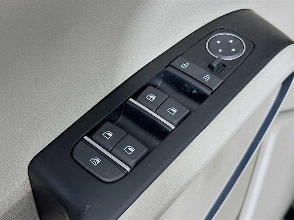 Thumbnail: 2023 Kia Soul - 29