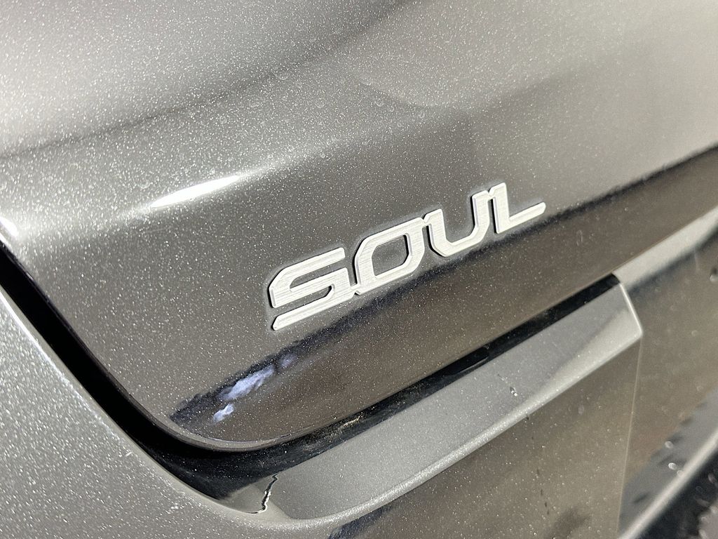 Thumbnail: 2023 Kia Soul - 6