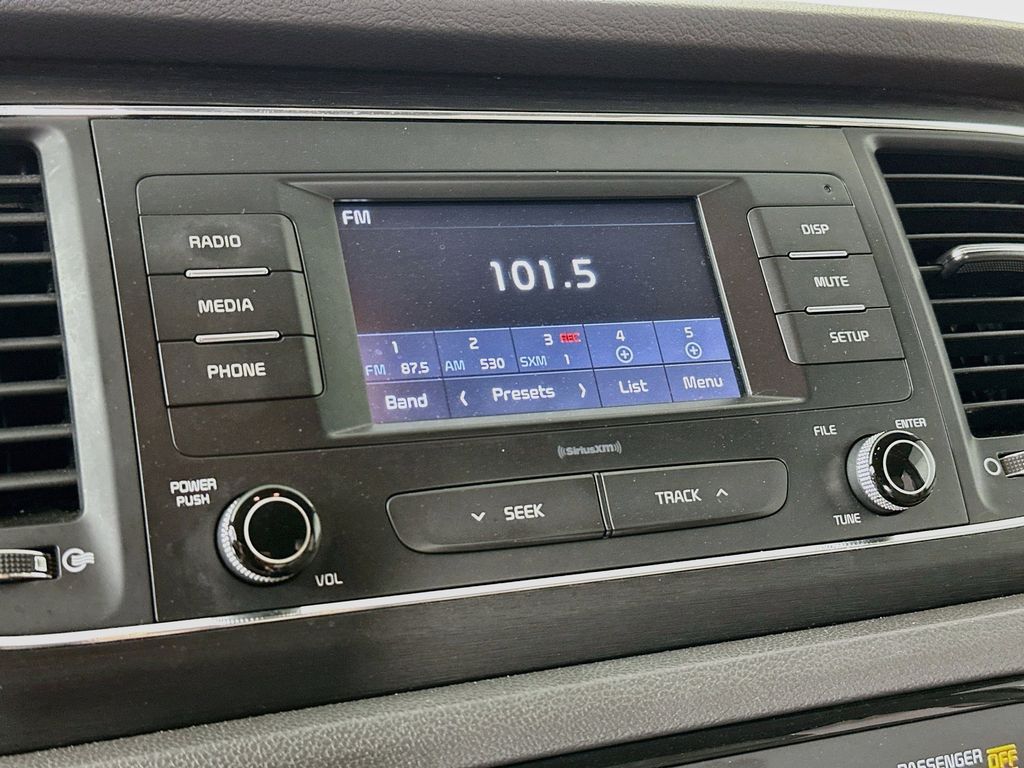 Thumbnail: 2018 Kia Sedona - 16