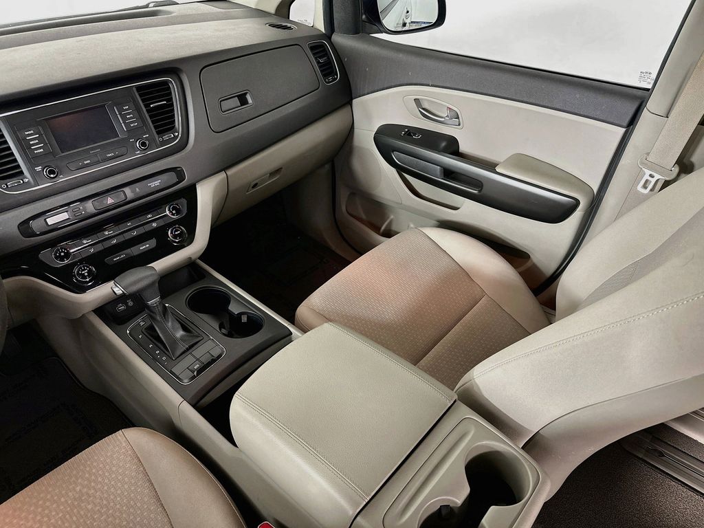 Thumbnail: 2018 Kia Sedona - 22