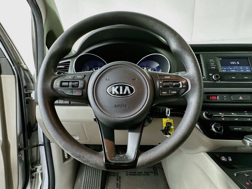 Thumbnail: 2018 Kia Sedona - 14