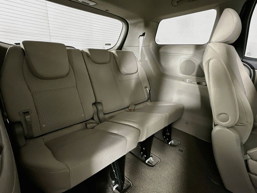 Thumbnail: 2018 Kia Sedona - 31