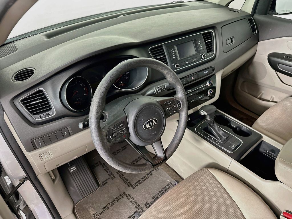 Thumbnail: 2018 Kia Sedona - 2
