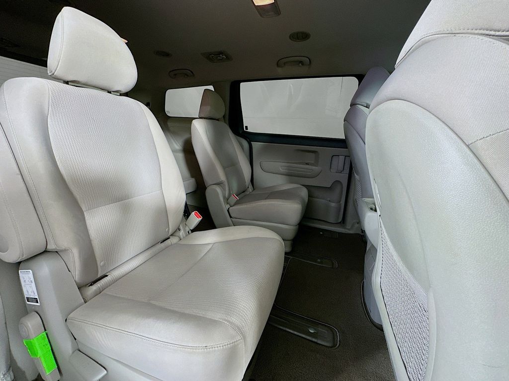 Thumbnail: 2019 Kia Sedona - 31