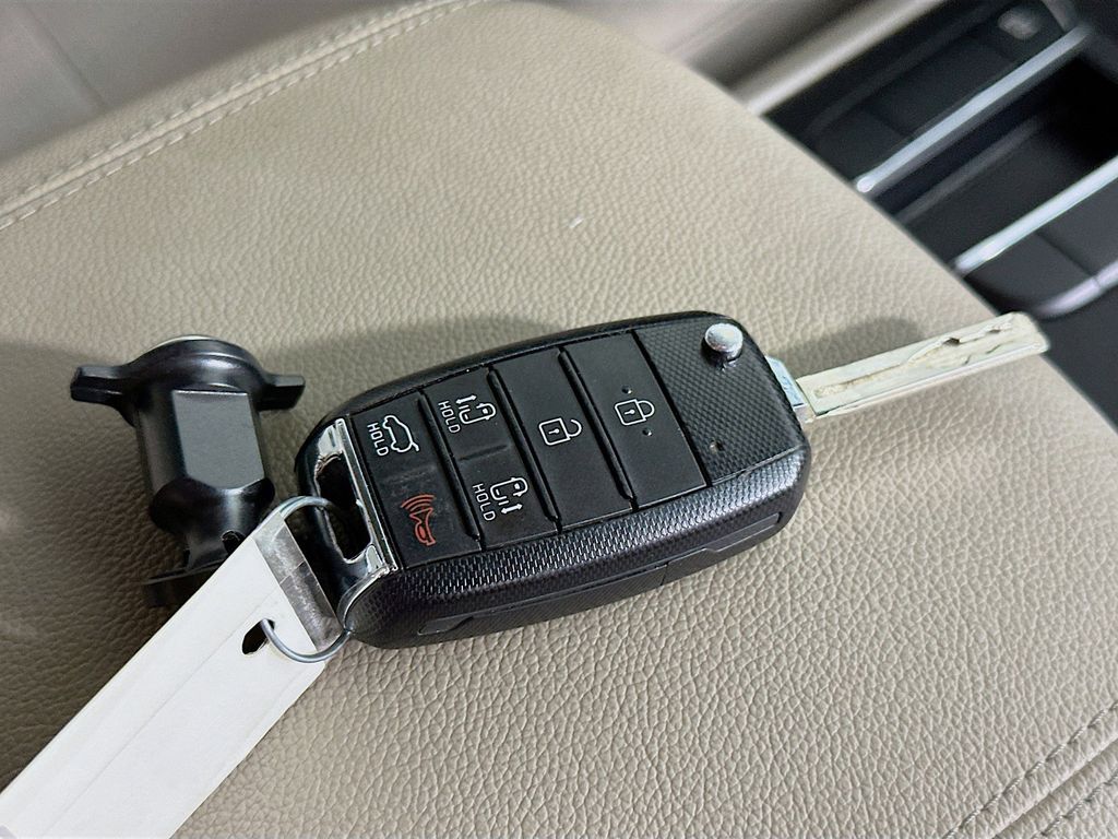 Thumbnail: 2019 Kia Sedona - 18