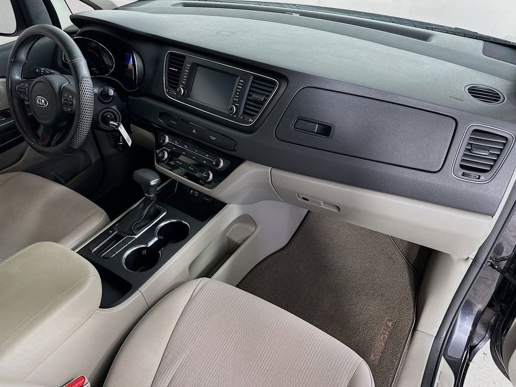 Thumbnail: 2019 Kia Sedona - 32