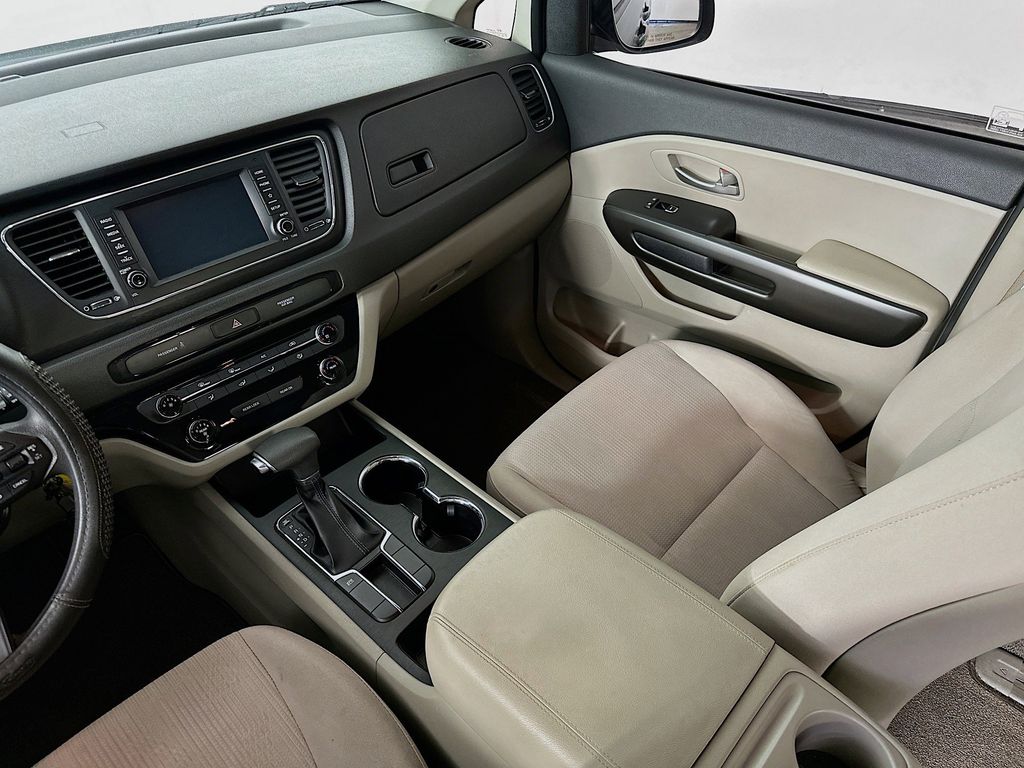 Thumbnail: 2019 Kia Sedona - 13