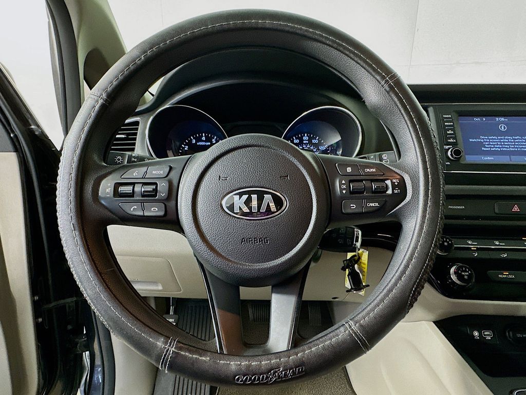 Thumbnail: 2019 Kia Sedona - 14