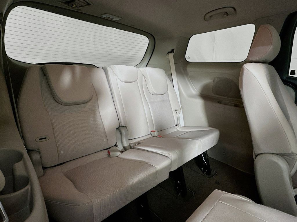 Thumbnail: 2019 Kia Sedona - 30