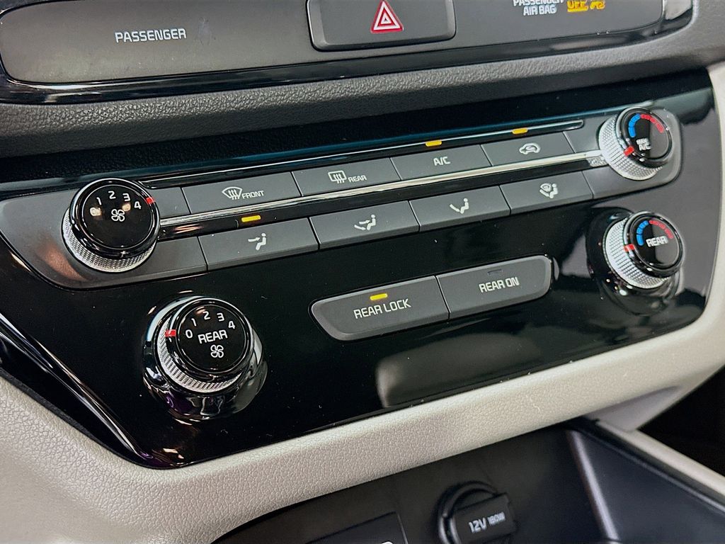 Thumbnail: 2019 Kia Sedona - 21