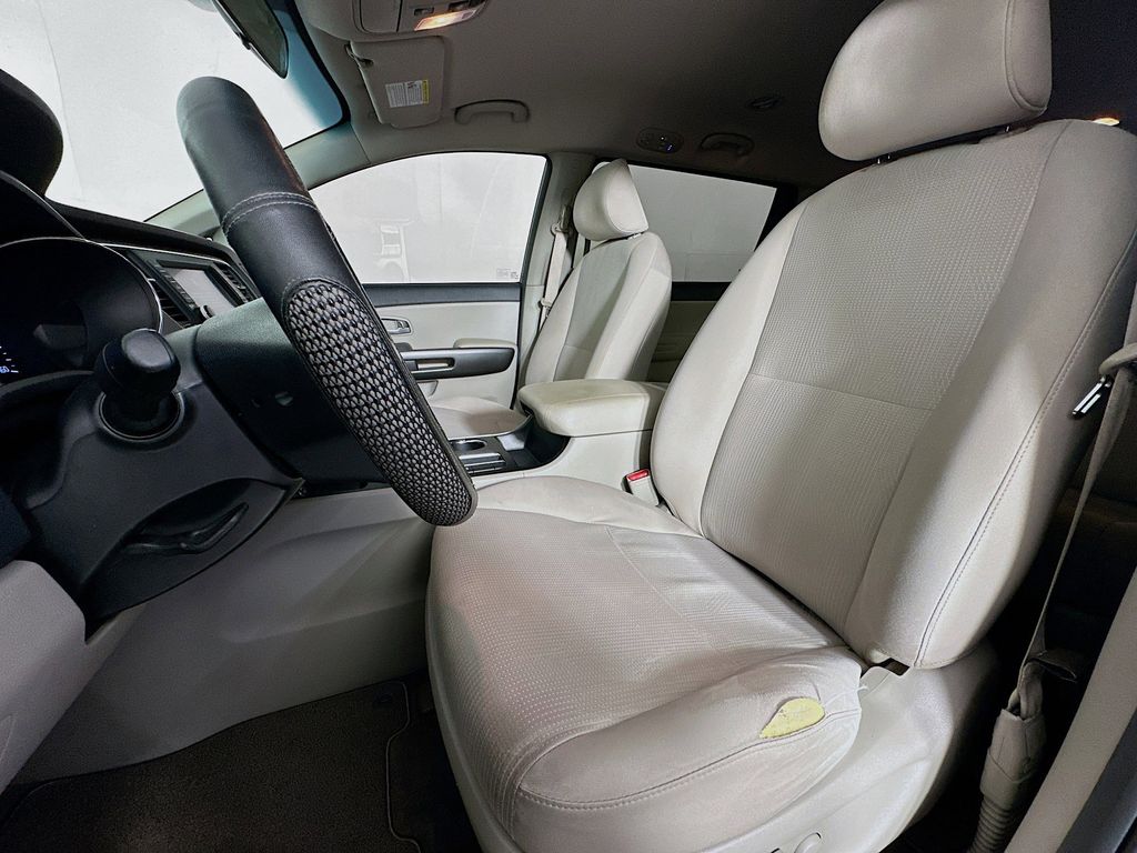 Thumbnail: 2019 Kia Sedona - 11