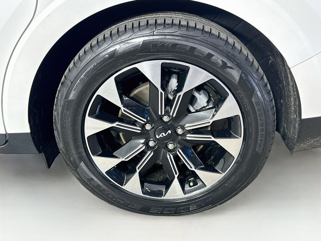 Thumbnail: 2024 Kia Carnival - 8
