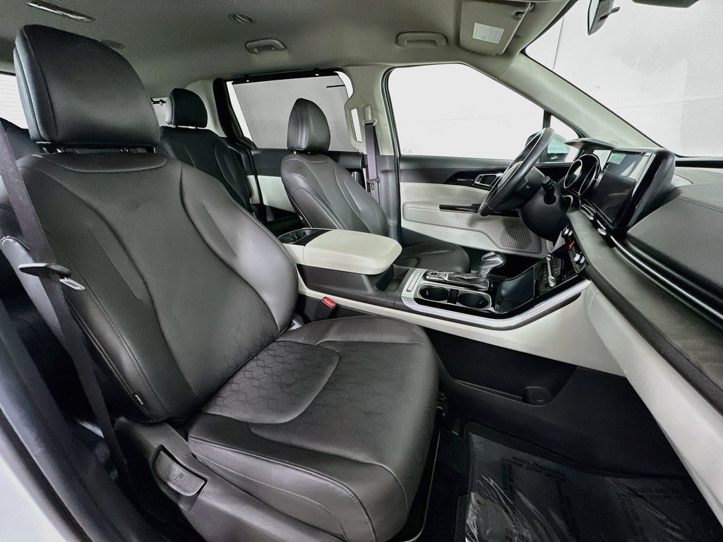 Thumbnail: 2024 Kia Carnival - 12