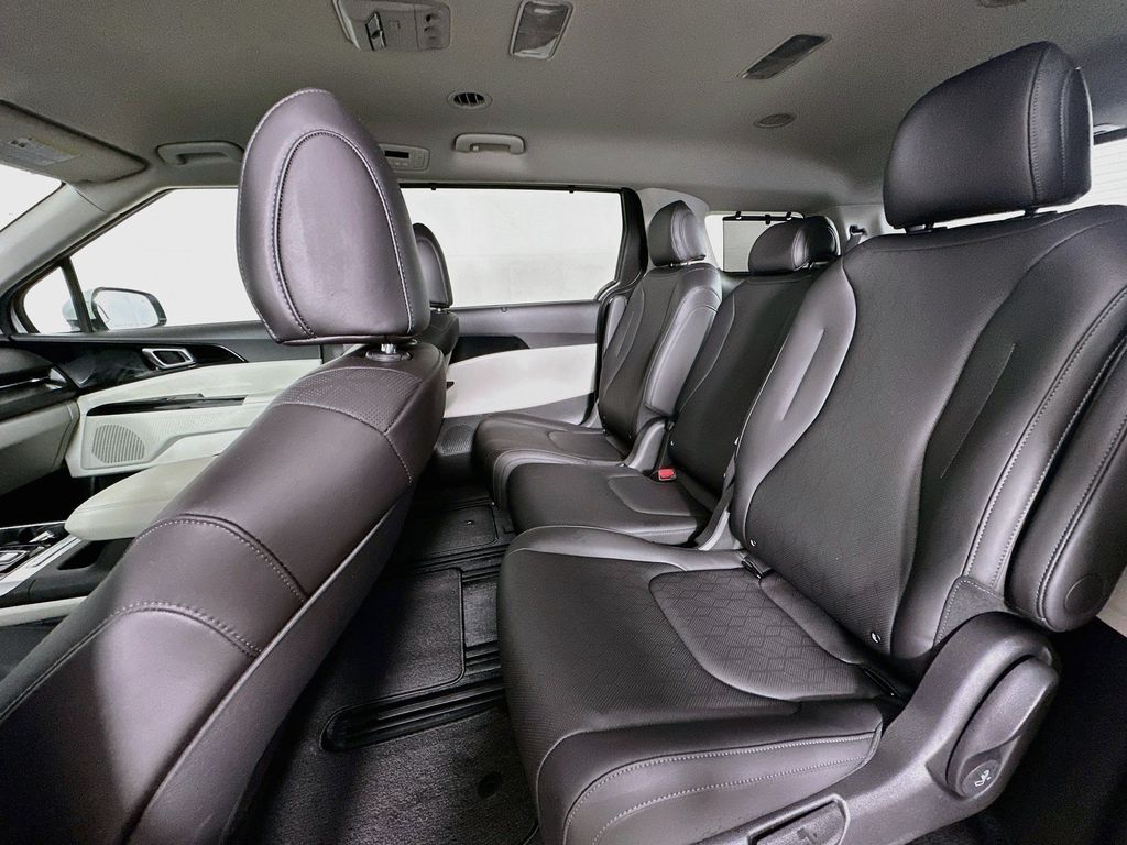 Thumbnail: 2024 Kia Carnival - 13