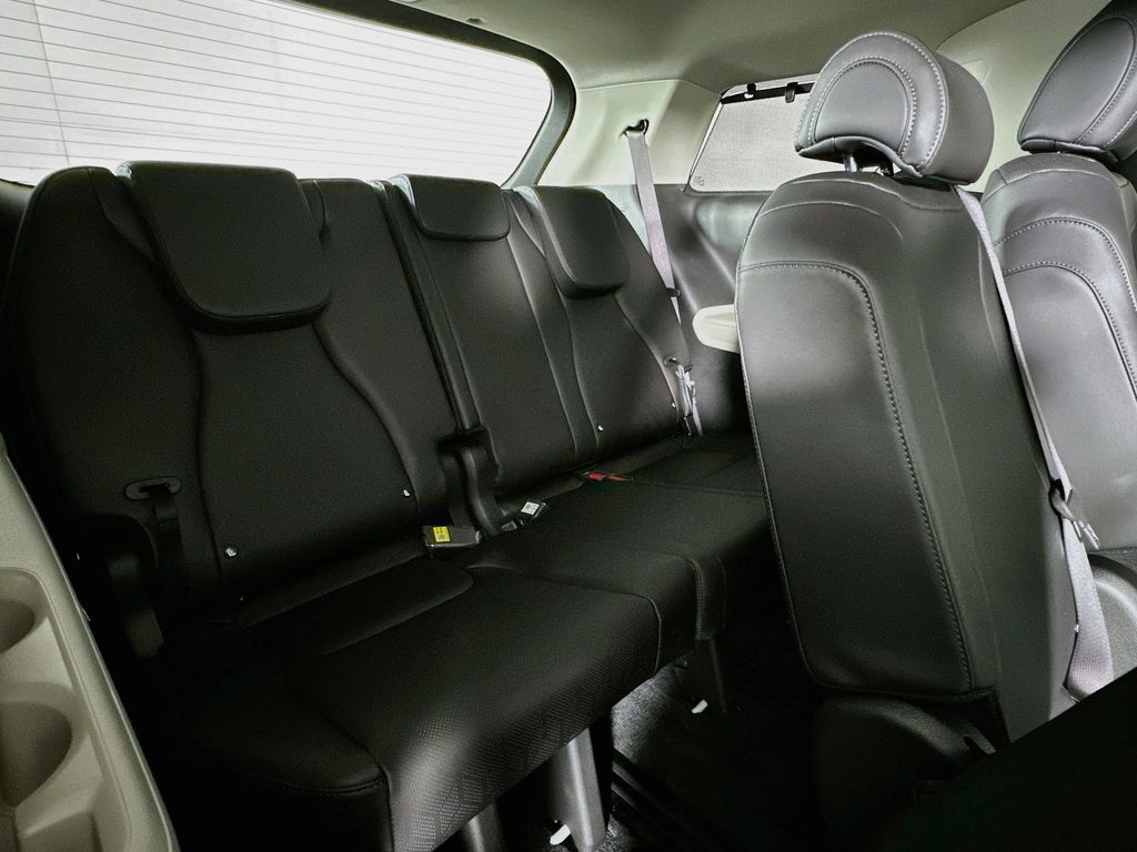 Thumbnail: 2024 Kia Carnival - 31