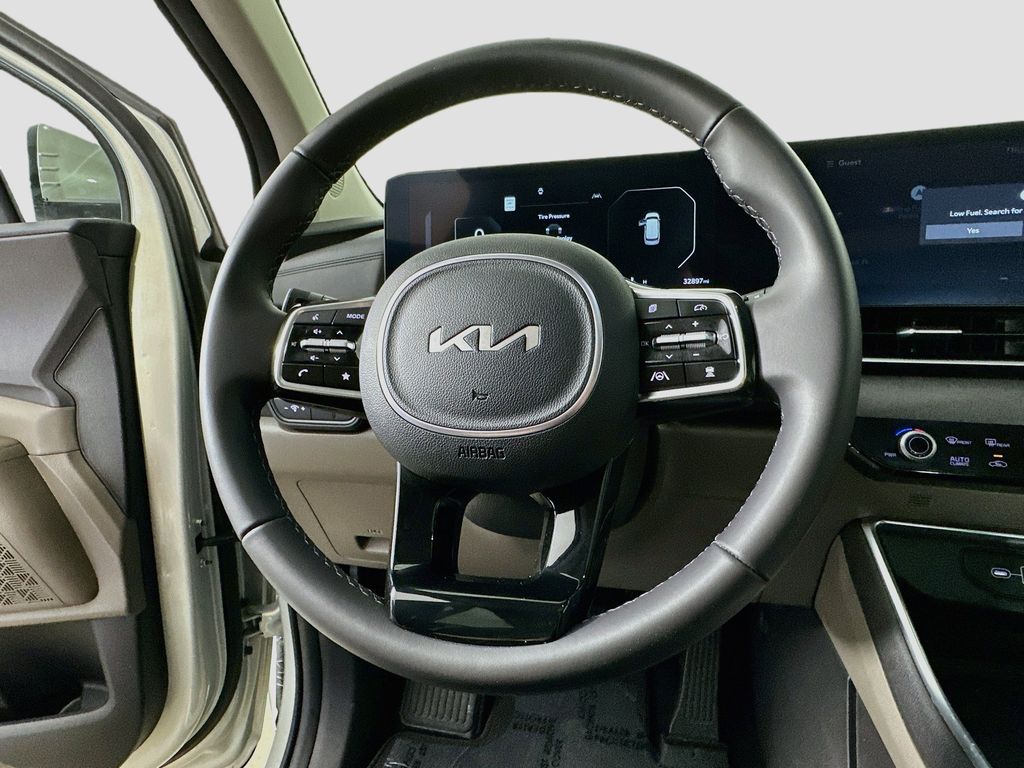 Thumbnail: 2025 Kia Carnival - 15