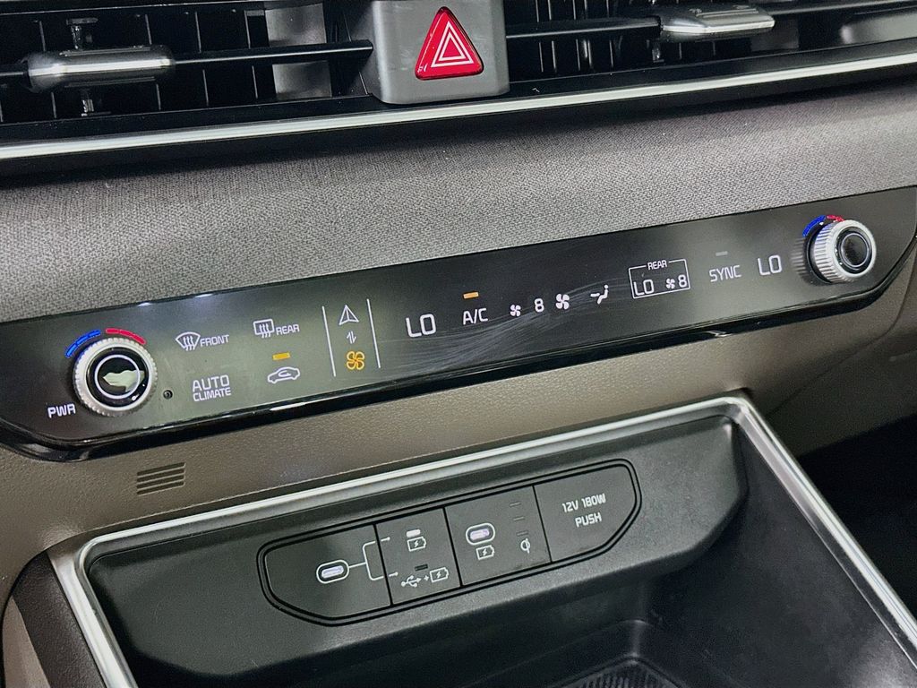 Thumbnail: 2025 Kia Carnival - 23