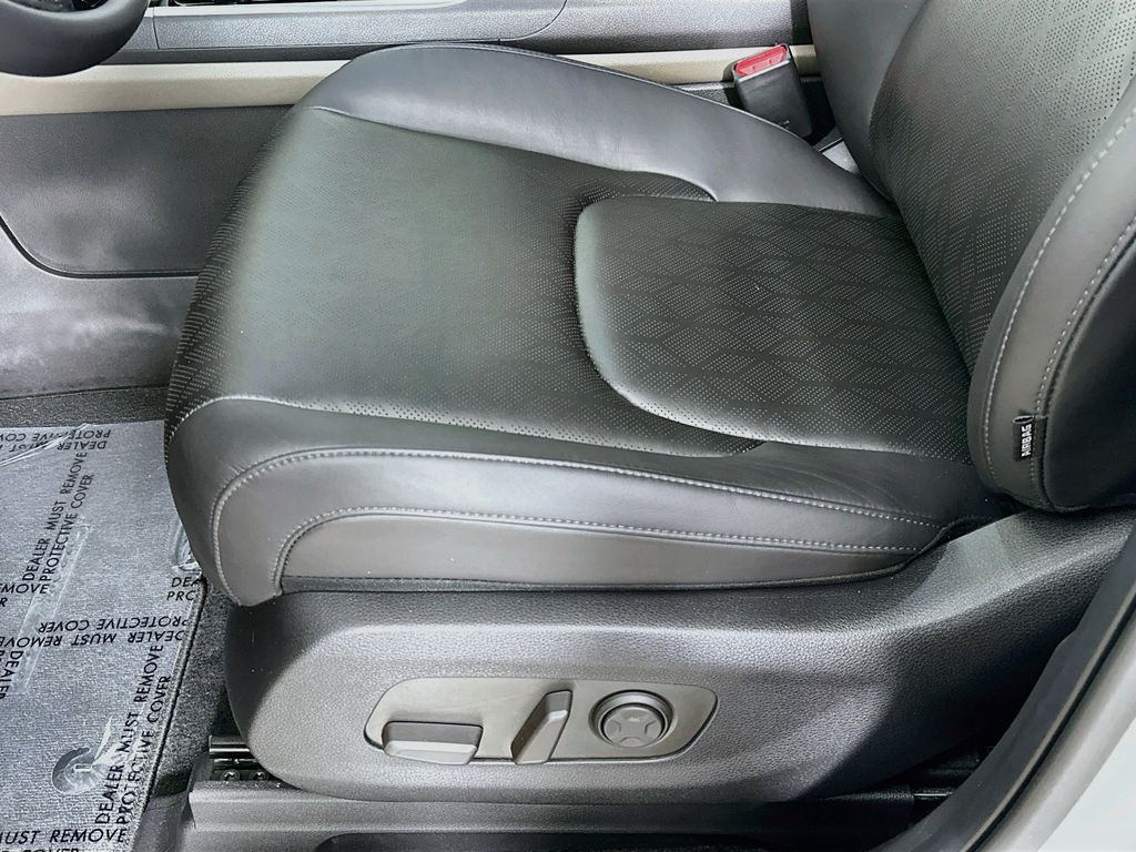 Thumbnail: 2025 Kia Carnival - 30