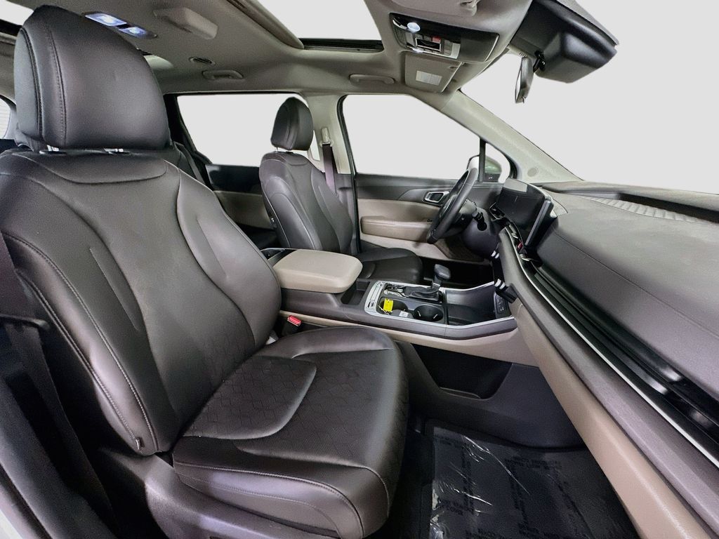 Thumbnail: 2025 Kia Carnival - 12