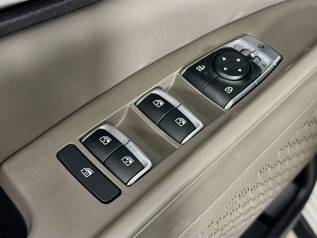 Thumbnail: 2025 Kia Carnival - 29