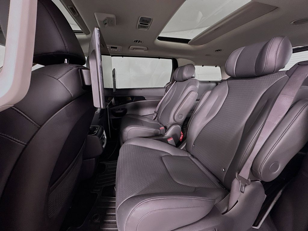 Thumbnail: 2025 Kia Carnival - 13