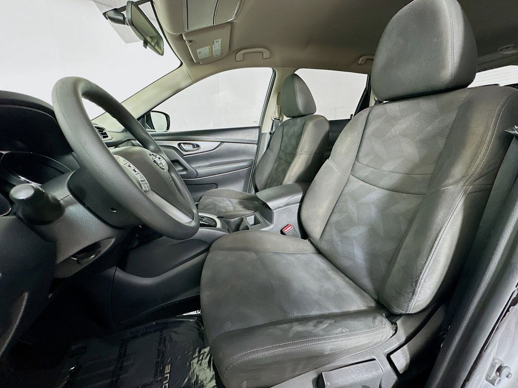 Thumbnail: 2016 Nissan Rogue - 11