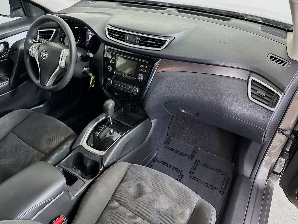 Thumbnail: 2016 Nissan Rogue - 31