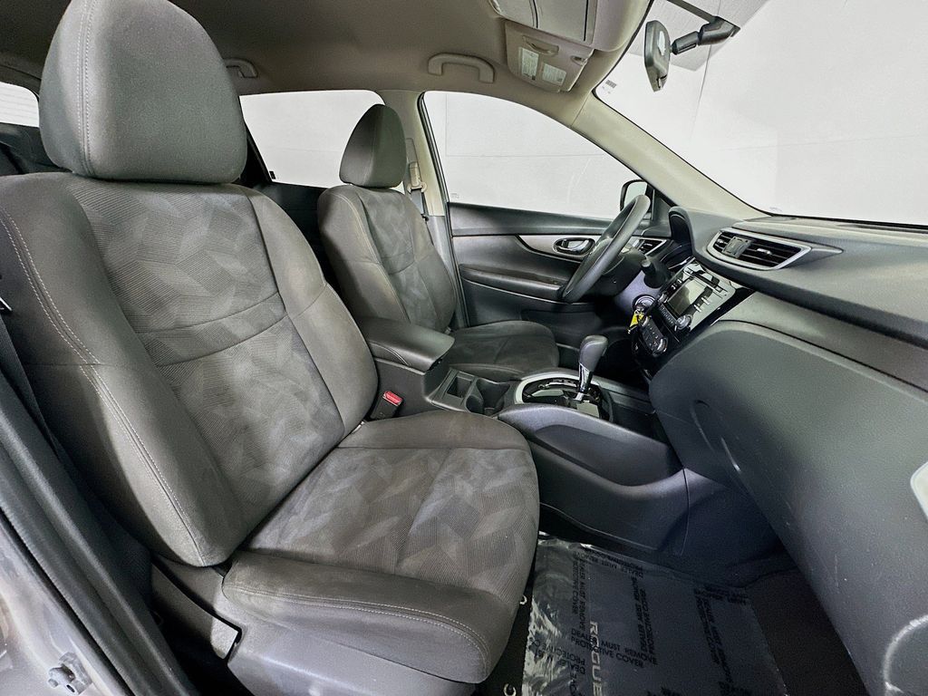 Thumbnail: 2016 Nissan Rogue - 12