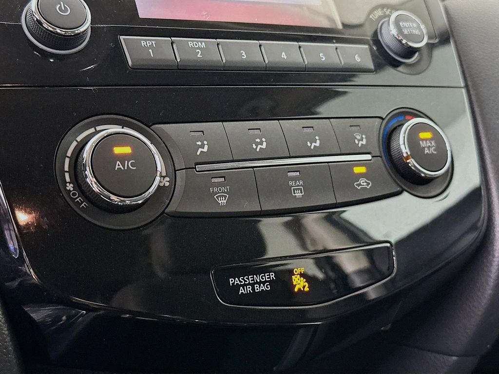 Thumbnail: 2016 Nissan Rogue - 23