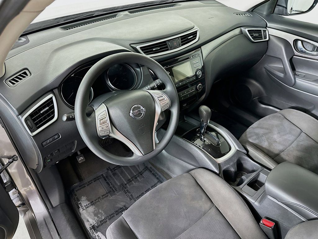 Thumbnail: 2016 Nissan Rogue - 2