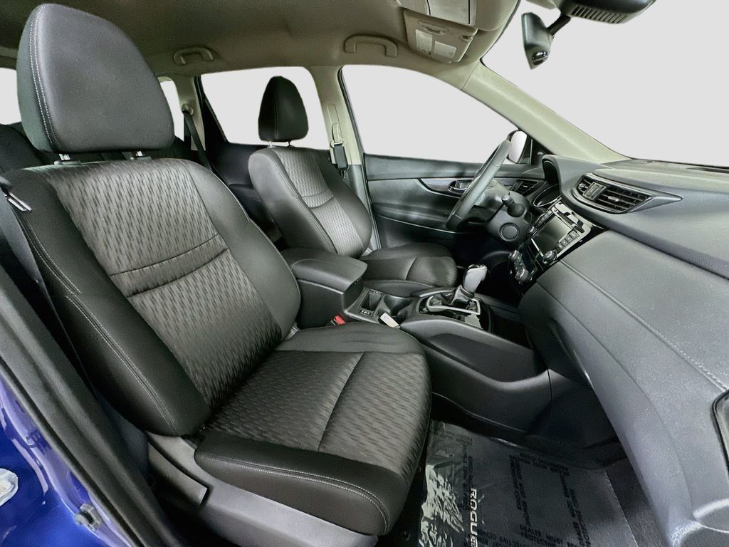 Thumbnail: 2019 Nissan Rogue - 12