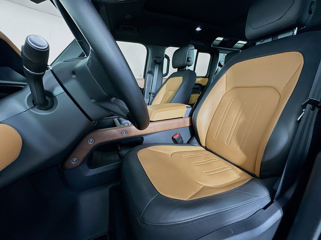 Thumbnail: 2024 Land Rover Defender - 9