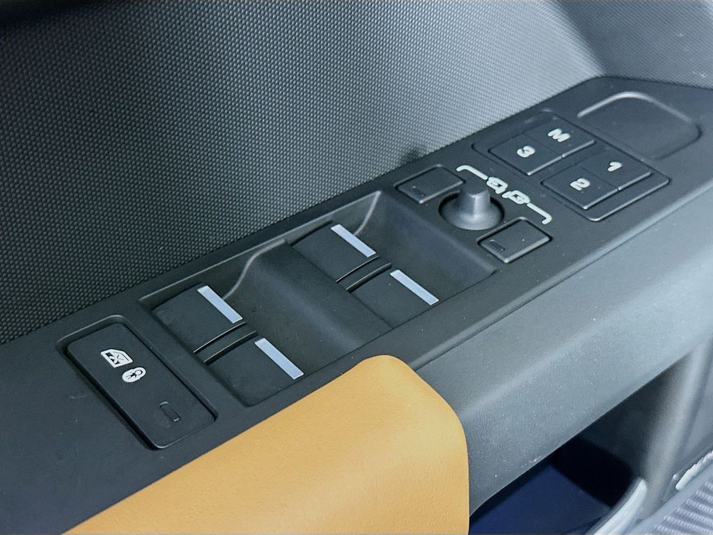 Thumbnail: 2024 Land Rover Defender - 28