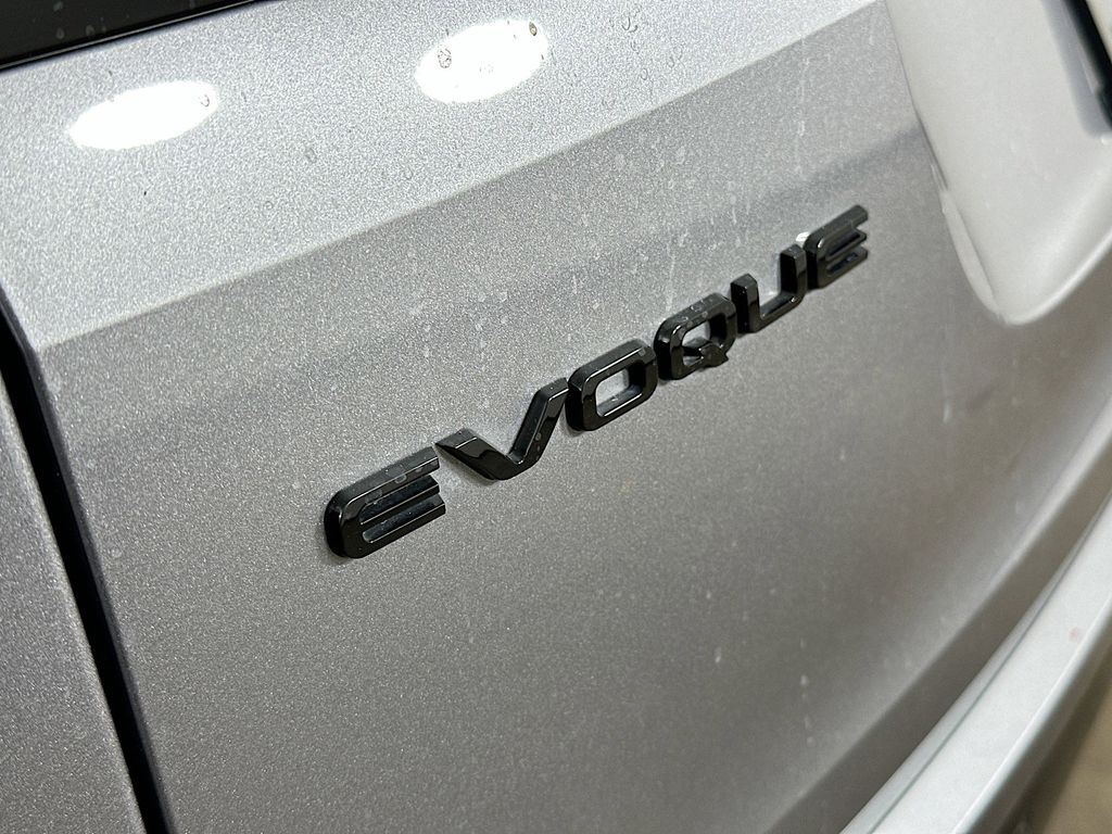 Thumbnail: 2023 Land Rover Range Rover Evoque - 6