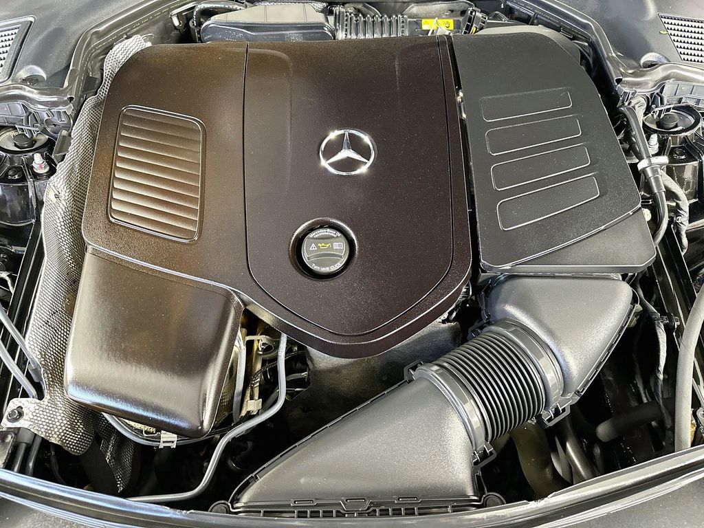 Thumbnail: 2024 Mercedes-Benz C-Class - 9
