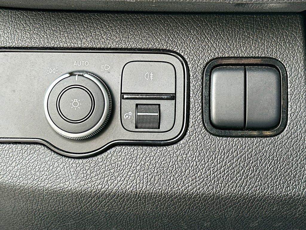 Thumbnail: 2022 Mercedes-Benz Sprinter - 23