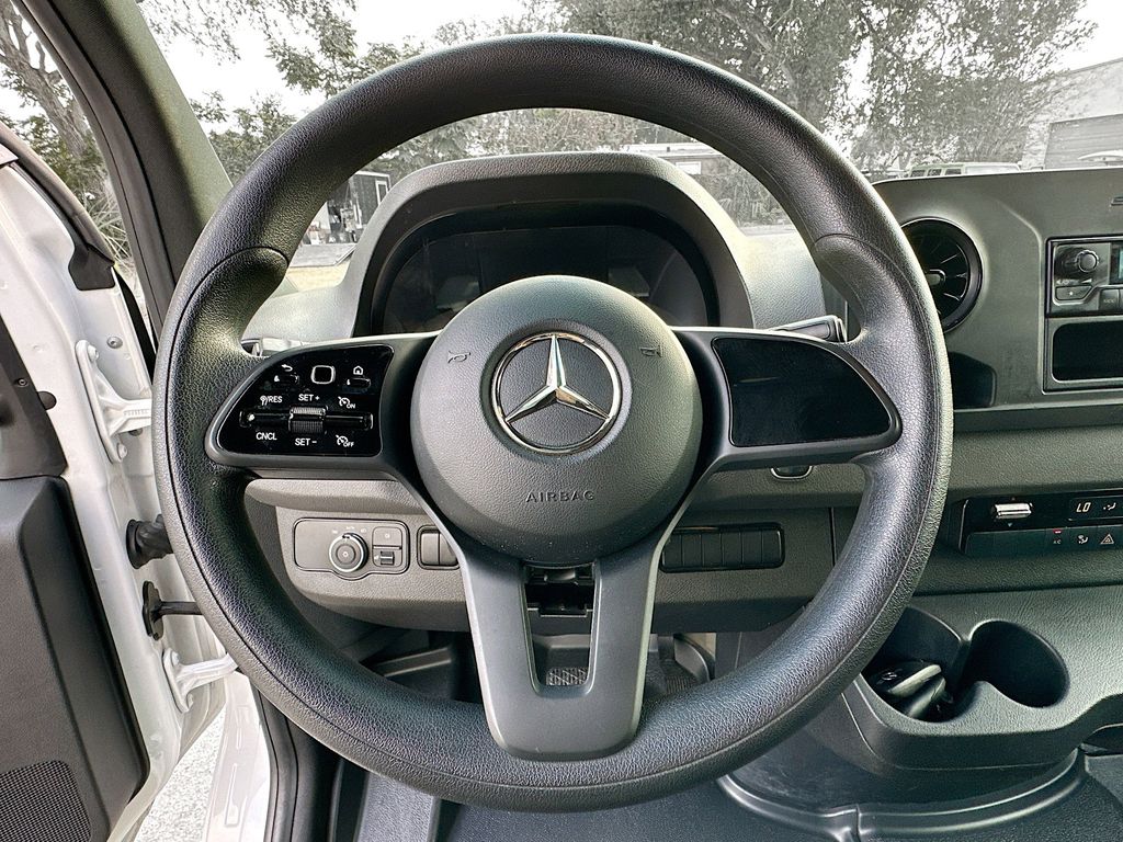 Thumbnail: 2022 Mercedes-Benz Sprinter - 12