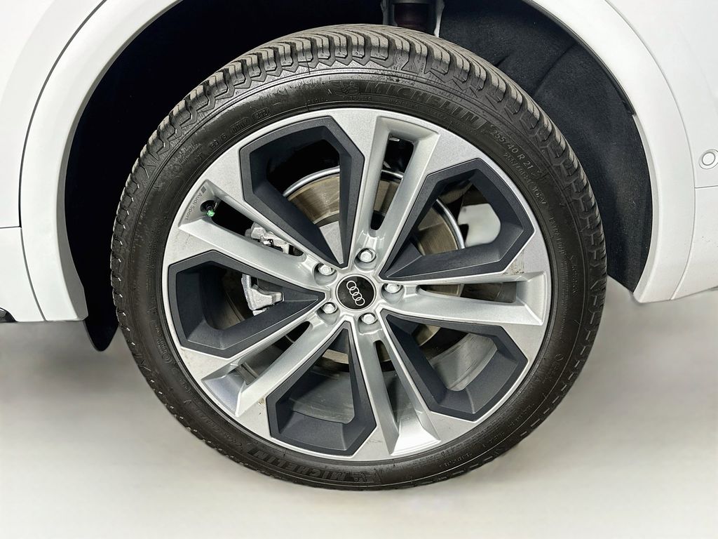 Thumbnail: 2023 Audi Q5 - 8