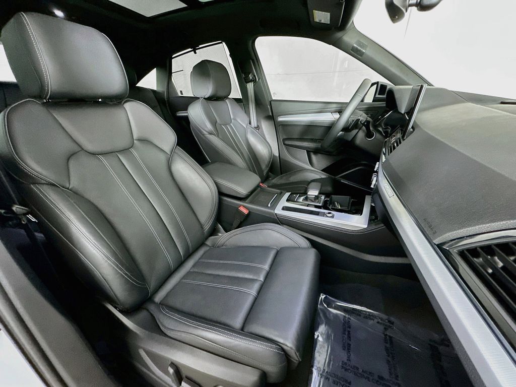 Thumbnail: 2023 Audi Q5 - 11
