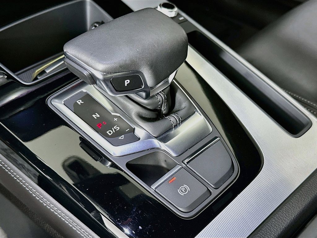 Thumbnail: 2023 Audi Q5 - 23